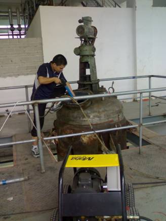 Introduction of cleaning methods for glass enamel reactor